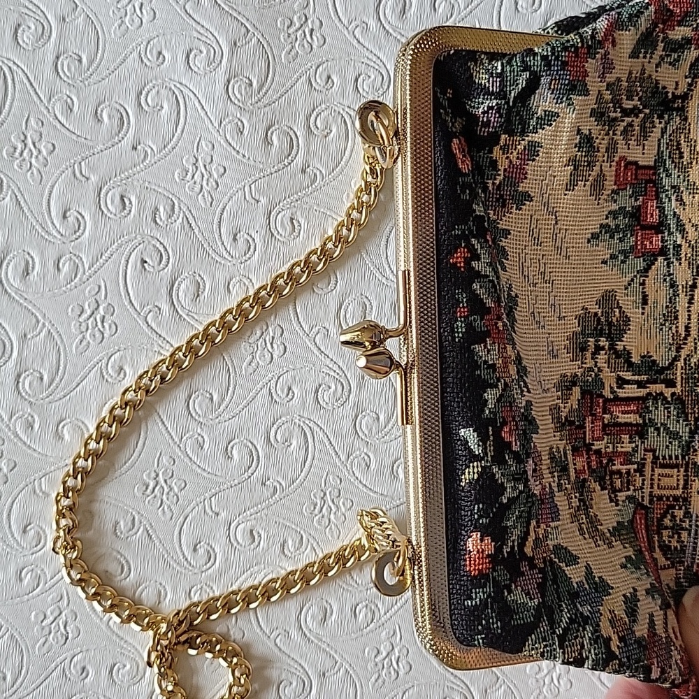 Vintage purse multi color with gold chain - Picture 6 of 12